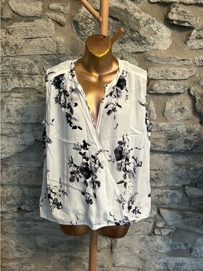 Floral Wrap-Style top